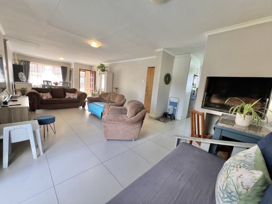 3 Bedroom Property for Sale in Jeffreys Bay Central Eastern Cape